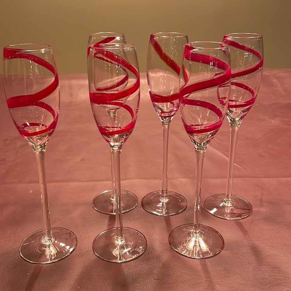 6 (1 set) red swirl champagne glasses